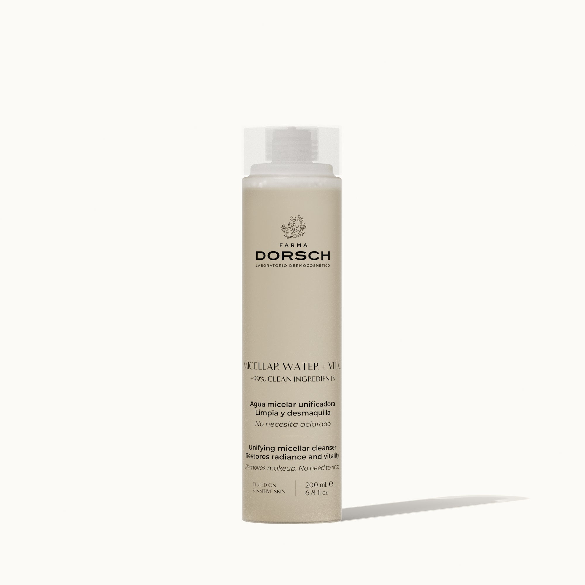 Envase de agua micelar desmaquillante con vitamina C, camomila, regaliz y micelas FARMA DORSCH para limpiar calmar y desmaquillar cara, cuello y escote.