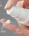 Aplicación de la crema facial SPF 50 CREAM de FARMA DORSCH, con textura ligera y fórmula enriquecida con filtros solares, extracto de smithsonita, bisabolol, manzanilla y alantoína. Fotoprotección muy alta para piel sensible, con acción calmante y reparadora.