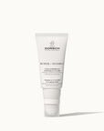 Envase de crema hidratante antiedad con retinol, vitamina C, coenzima Q10 y ceramidas FARMA DORSCH para cara, cuello y escote.