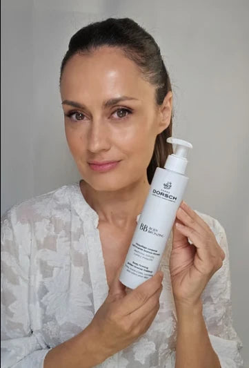 Maquillaje corporal dorado: consigue un efecto media brillante en piernas