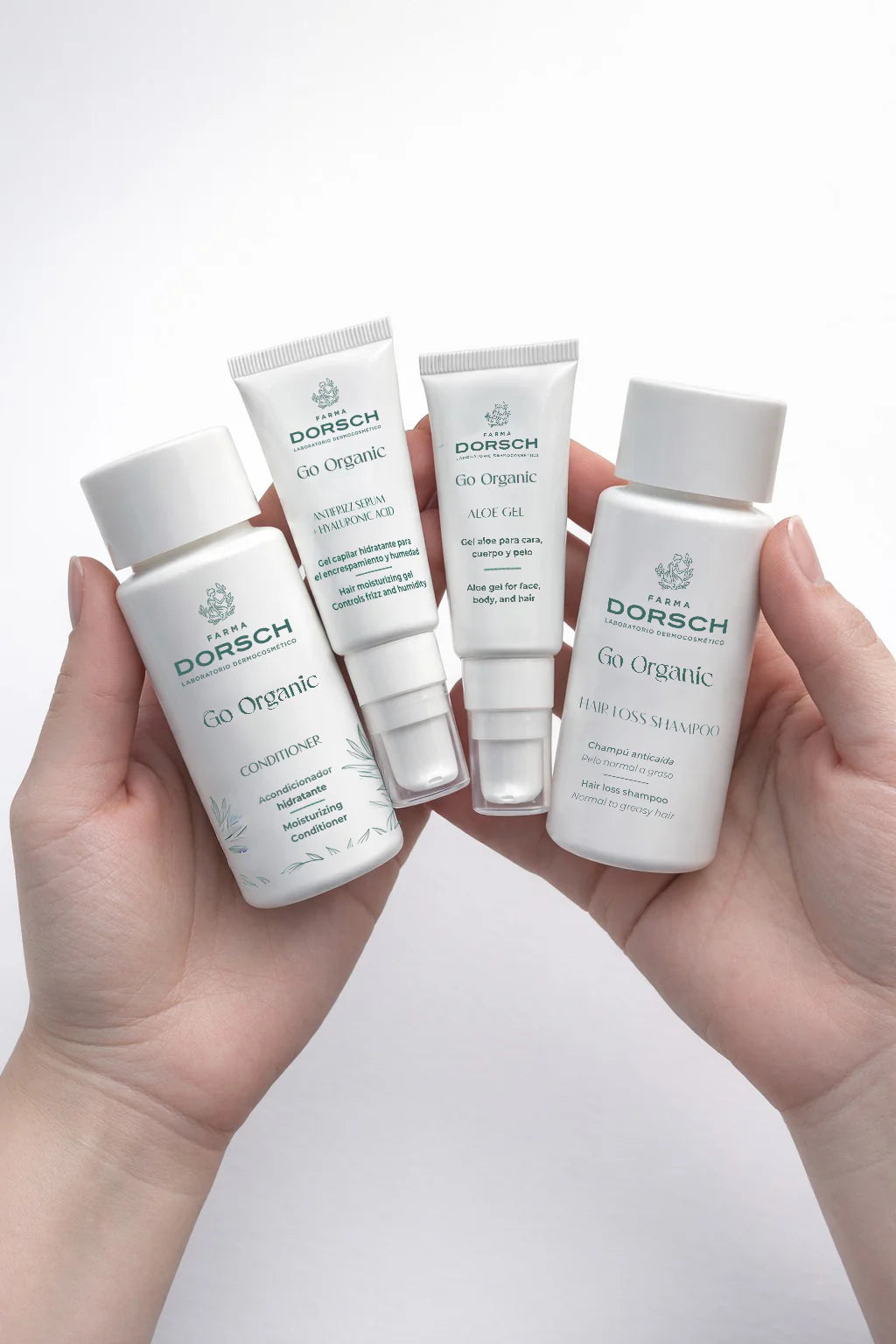 manos sujetando cuatro mini tallas de farma dorsch