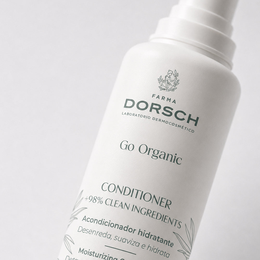 Envase de ACONDICIONADOR GO ORGANIC de FARMA DORSCH, tratamiento capilar para cabello más suave, brillante y manejable.