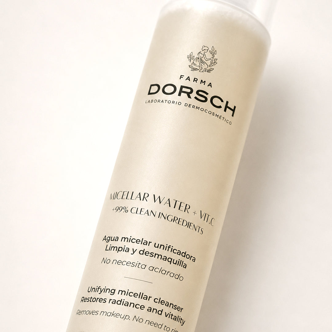 Envase de MICELLAR WATER de FARMA DORSCH, limpiador facial sin aclarado para piel sensible o apagada.