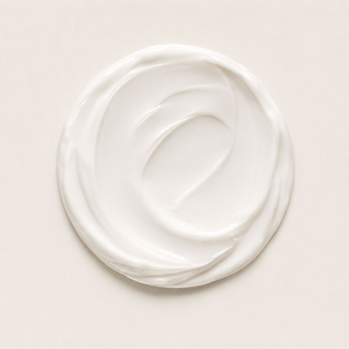 Textura cremosa de ACONDICIONADOR GO ORGANIC de FARMA DORSCH para nutrir el cabello sin apelmazarlo.