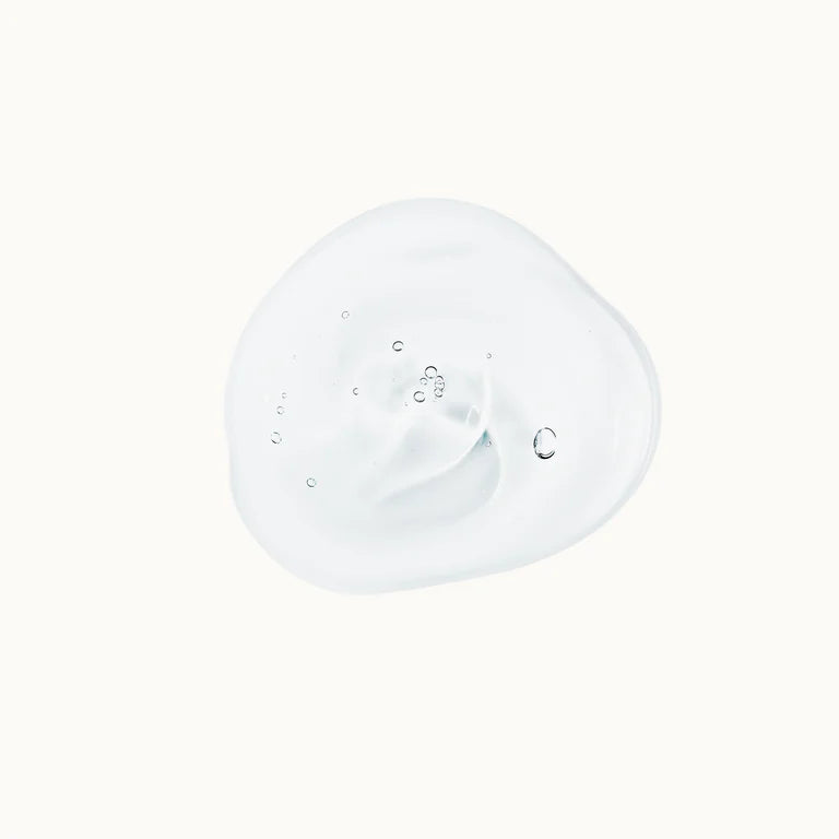 Textura del champú Hair Loss Shampoo de FARMA DORSCH sobre fondo blanco