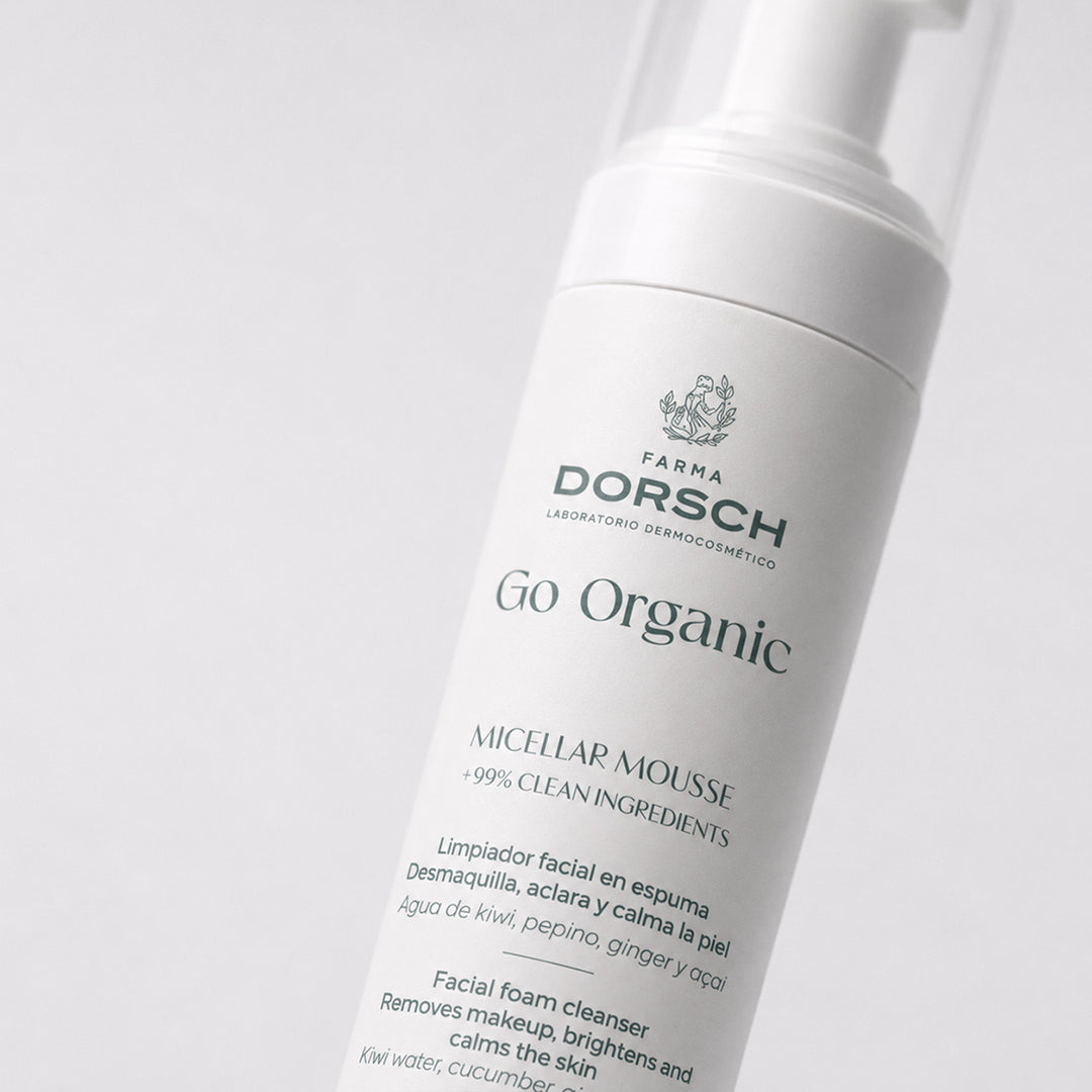 Envase de MOUSSE MICELAR de FARMA DORSCH, limpiador facial suave para piel sensible o deshidratada.