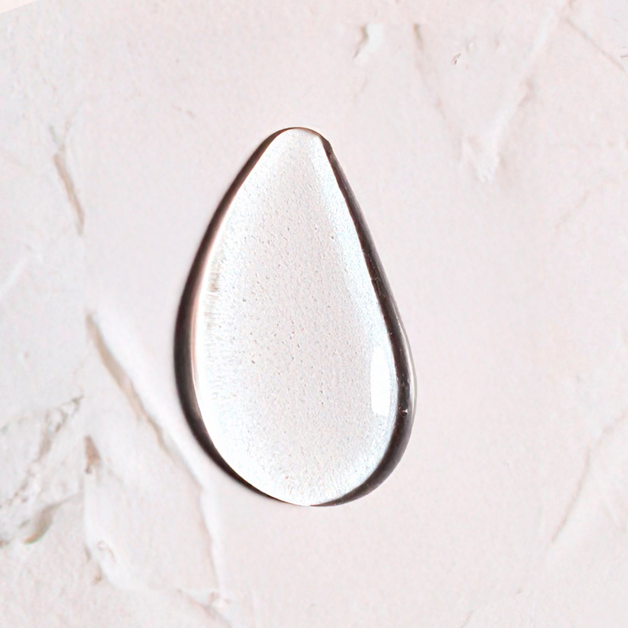 textura en gel de Niacinamida ingrediente activo Farma Dorsch mantienen activa la defensa inmunitaria de la piel y ayudan a prevenir lesiones cutáneas asociadas al daño solar.
