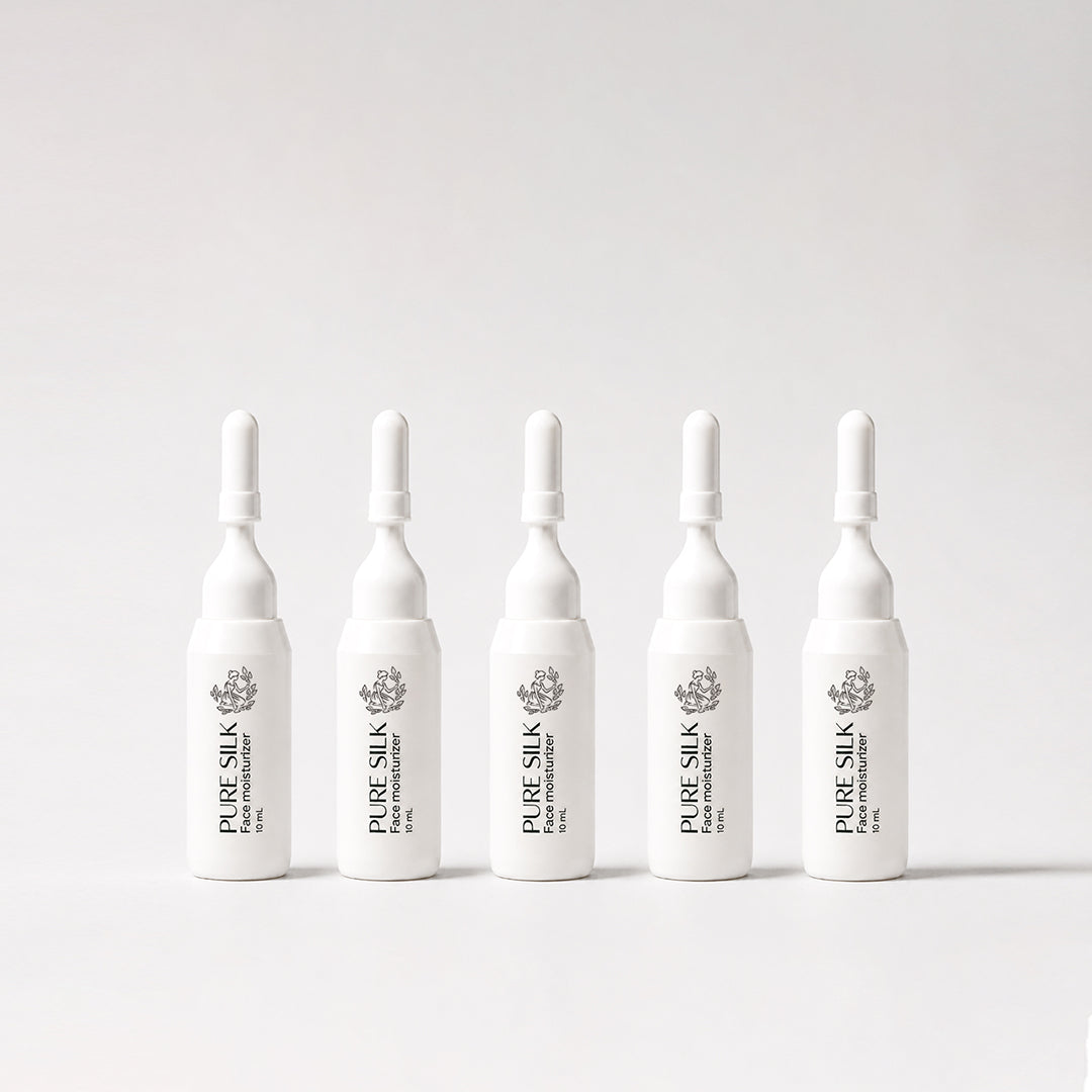 Ampollas PURE SILK de FARMA DORSCH, tratamiento facial en formato viaje para piel seca, apagada o con falta de firmeza.