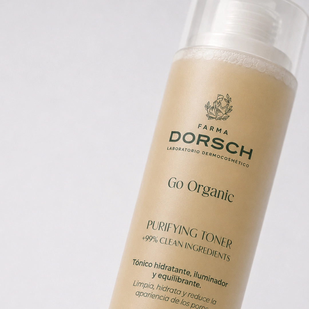 Envase de PURIFYING TONER de FARMA DORSCH, tónico facial para piel con brillos, poros o tendencia acneica.