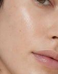 Piel más hidratada, lisa y luminosa tras usar SUERUM de FARMA DORSCH en la rutina facial diaria.