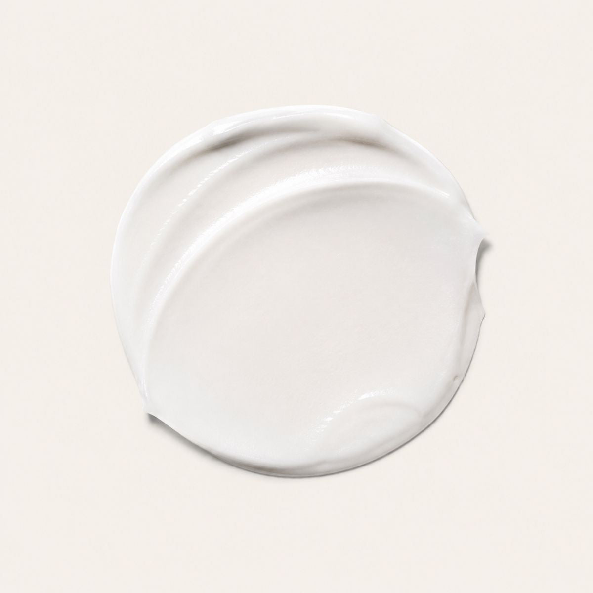 Textura ligera de SENSITIVE LOTION de FARMA DORSCH, loción corporal de rápida absorción para piel sensible.