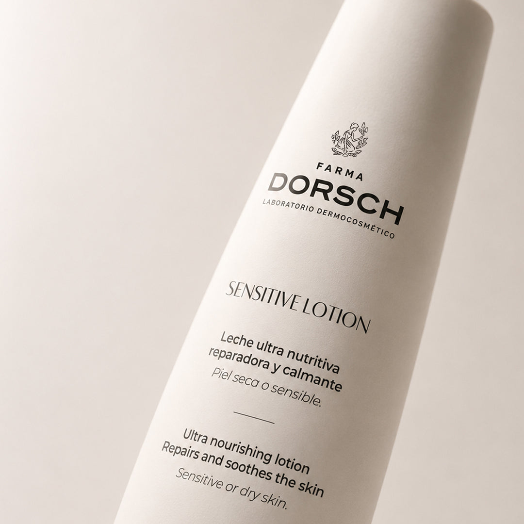 Envase de SENSITIVE LOTION de FARMA DORSCH, crema corporal para cuidar, hidratar y calmar la piel sensible.