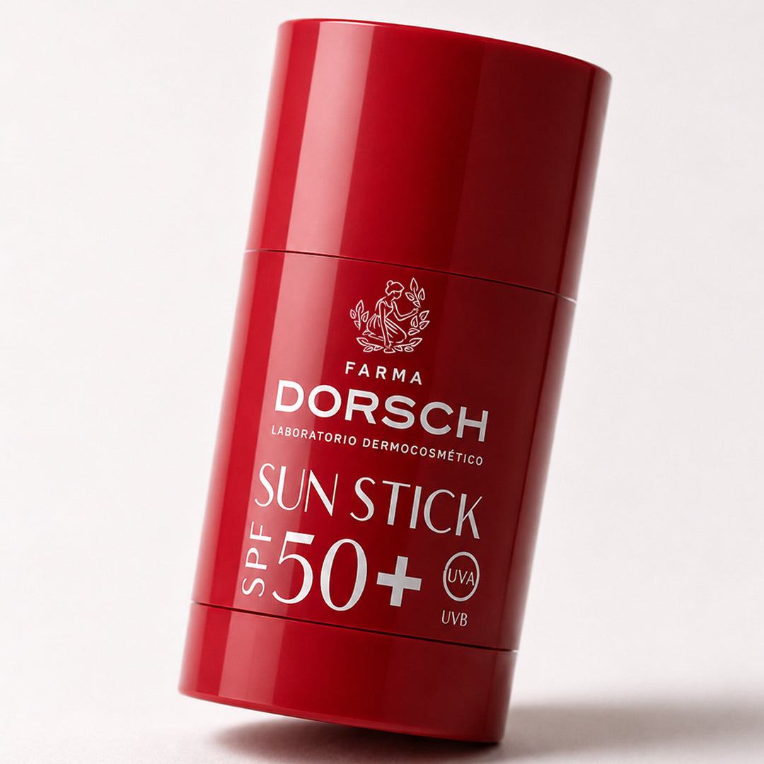 SUN STICK SPF50+ de FARMA DORSCH, protector solar facial en barra para proteger, retocar y cuidar zonas sensibles.