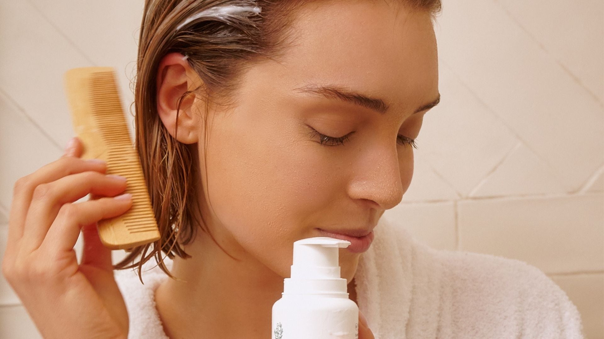 Rutina anticaída de FARMA DORSCH para fortalecer el cabello desde la raíz con fórmulas naturales y efectivas.